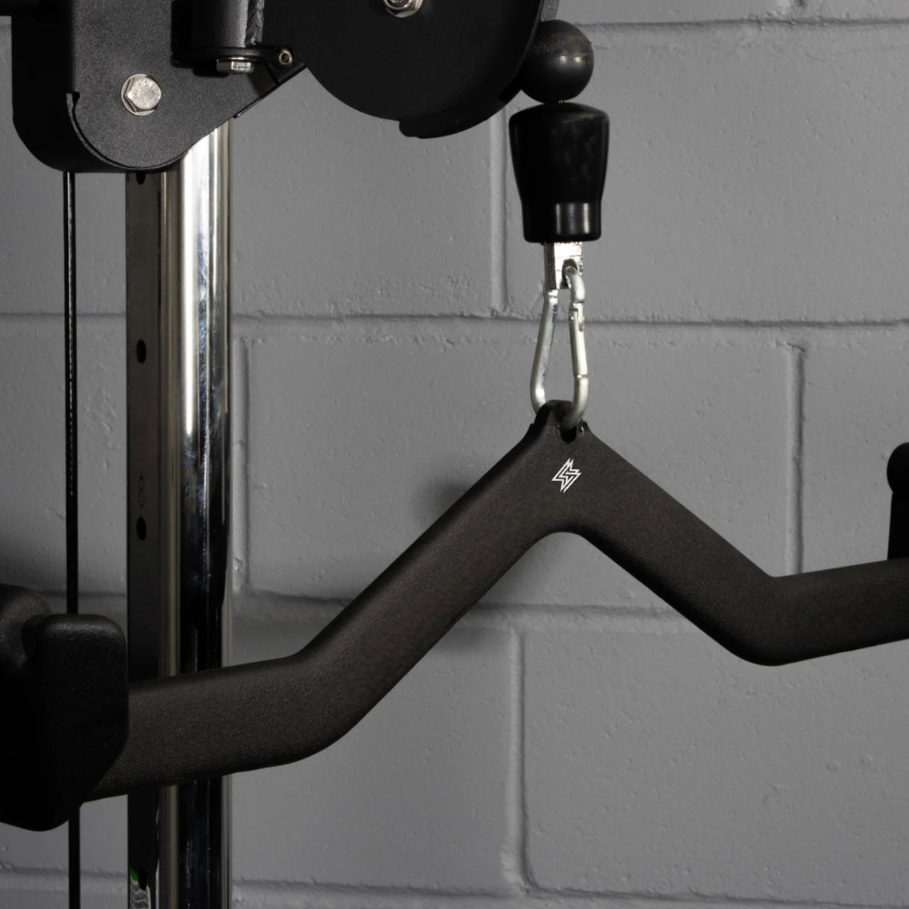 Best Cable Attachments For Gym – V-Bar, D-Handle, Tricep Rope