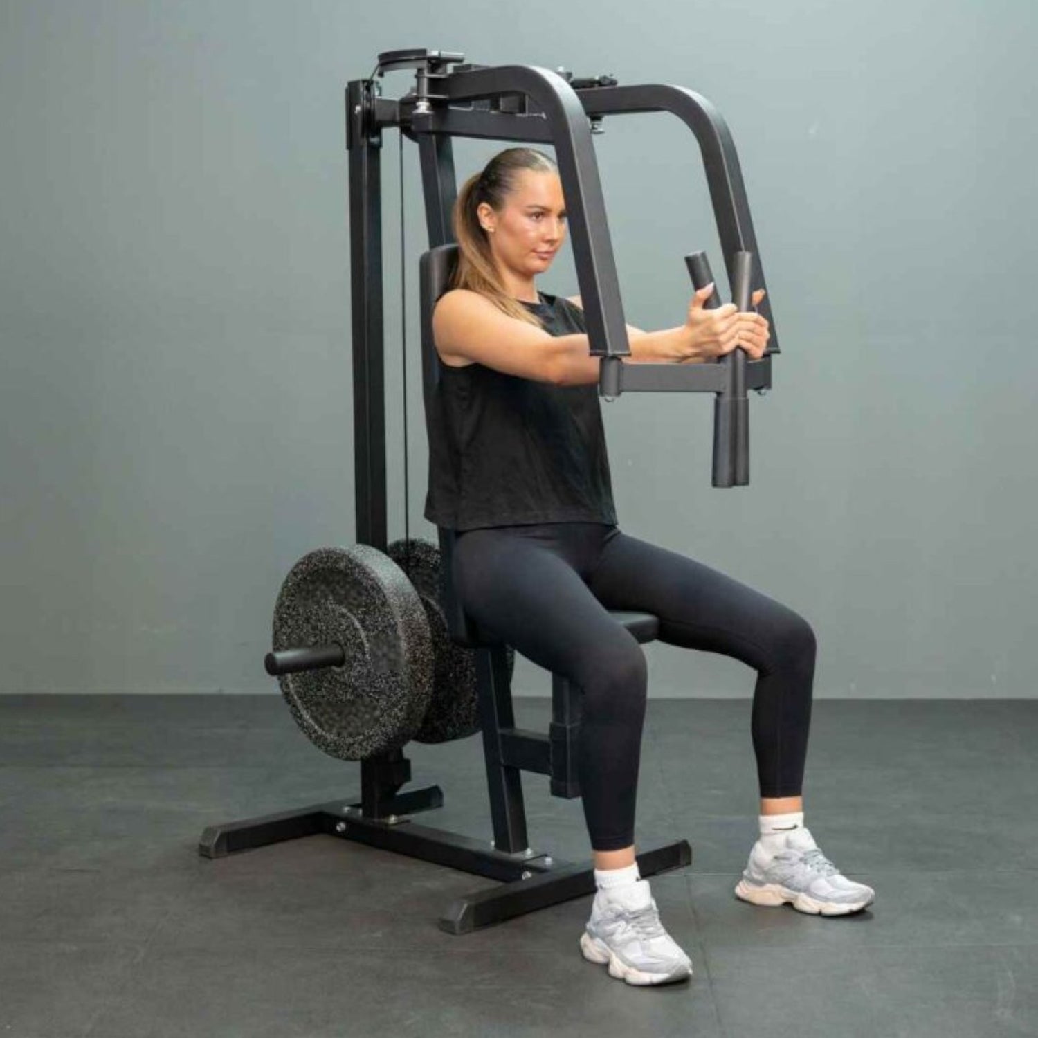 Pec Fly & Reverse Delt Machine For Chest Day & Upper Body