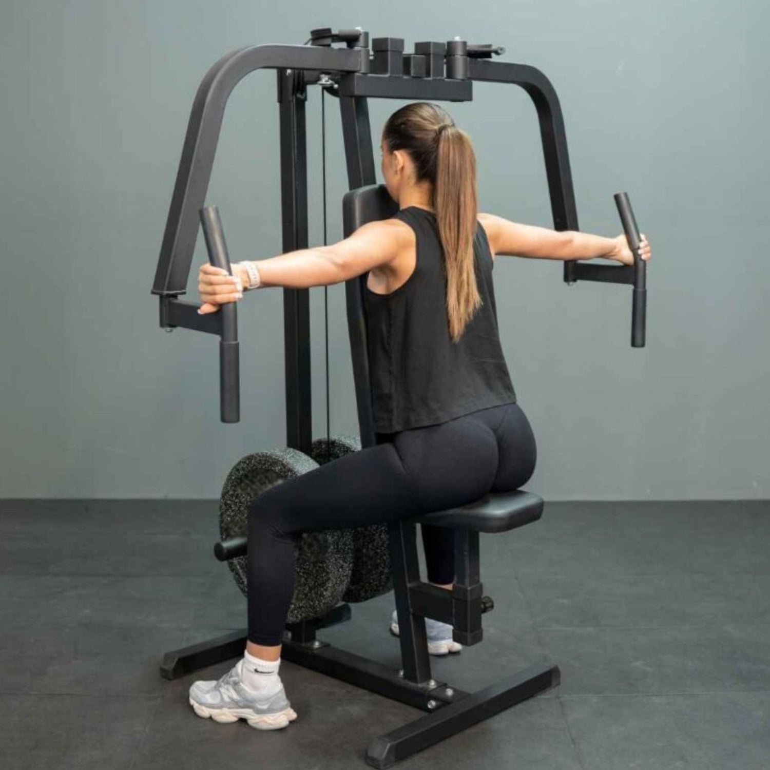 Pec Fly & Reverse Delt Machine For Chest Day & Upper Body